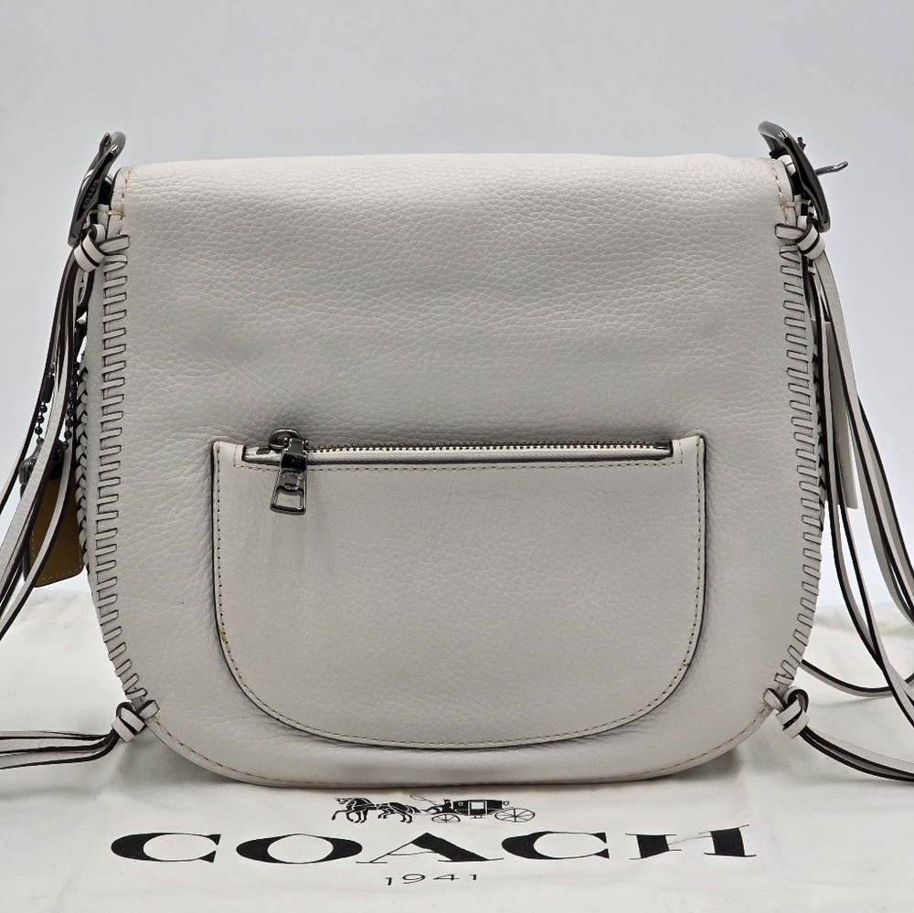 💥NWT💥Coach 1941 Glovetanned Pebbled Leather Whiplash Saddle Bag, Chalk - Picture 3 of 16